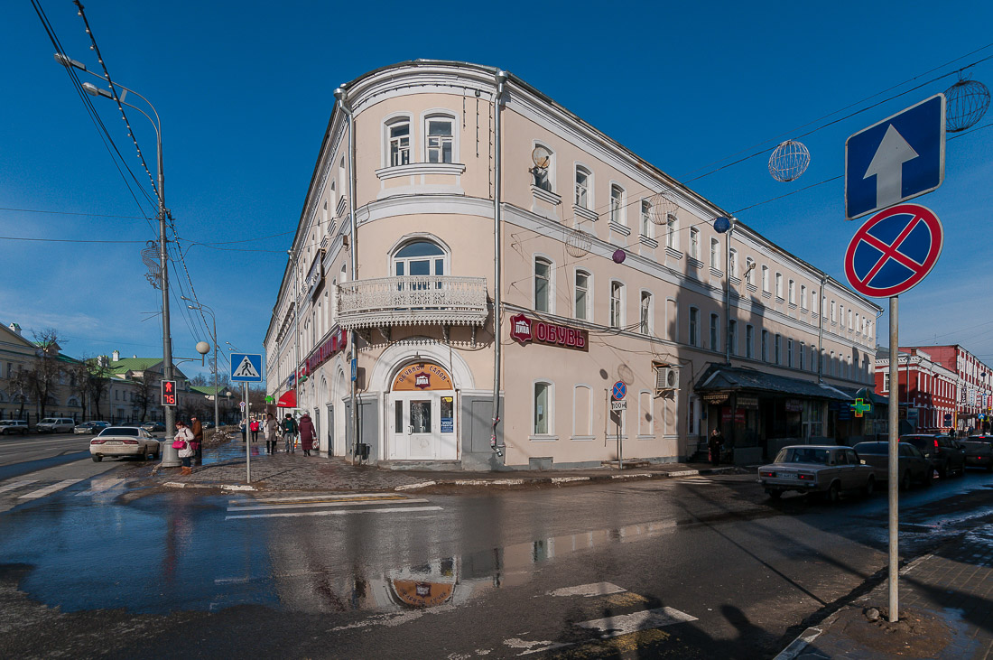 Муниципальное предприятие Дом (Новая гостиница Лавры), 1863 г., архитектор И.А. Малышев, проспект Красной Армии д.140, фотографии до пожара