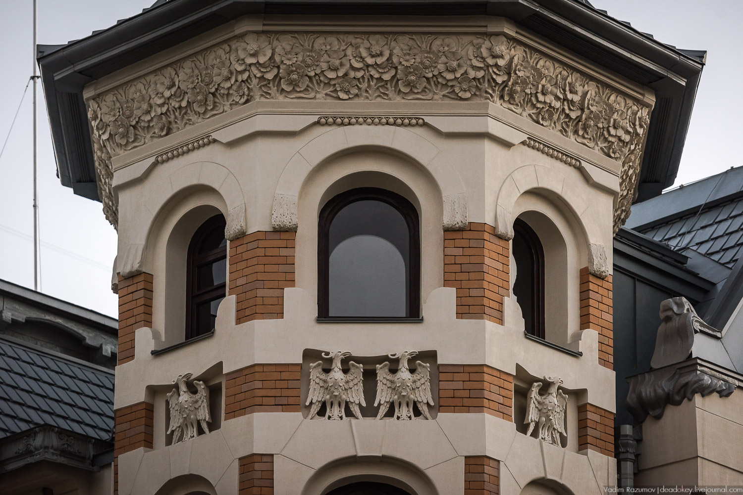 Особняк Льва Кекушева на Остоженке, установка льва