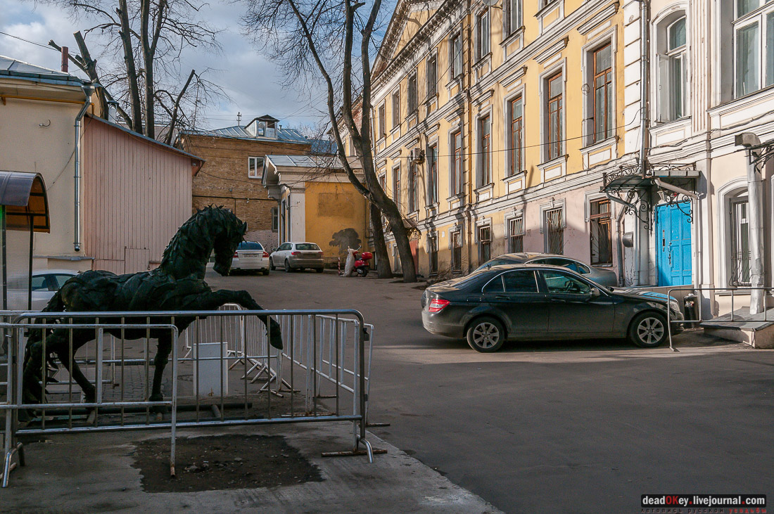 усадьба Городская усадьба К. Б. Науша — Е. П. Пуговкиной (конец XVIII — начало XIX века; начало XX века, архитектор А. В. Красильников), Большой Спасоглинищевский пер., д. 3