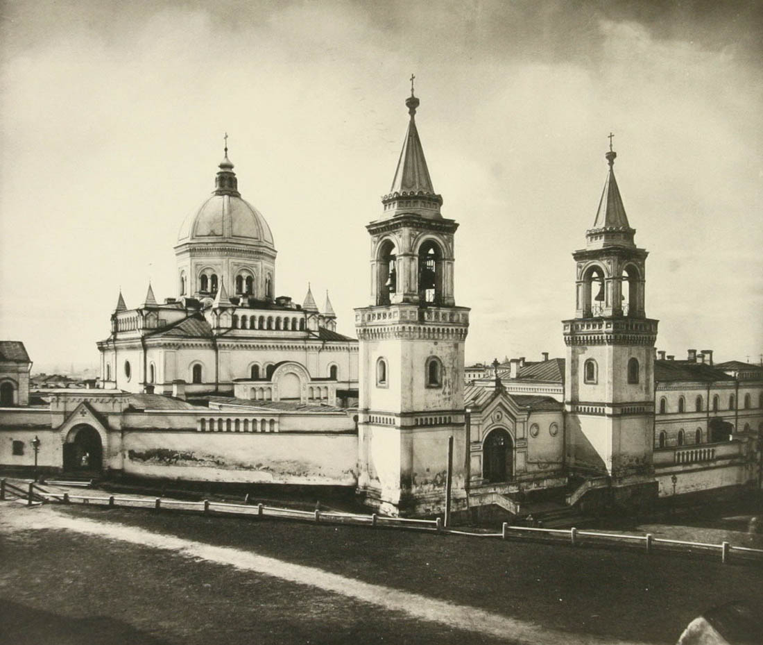 Дайджест по аудиогидам izi.TRAVEL #9. Лучшие гиды по московским улицам