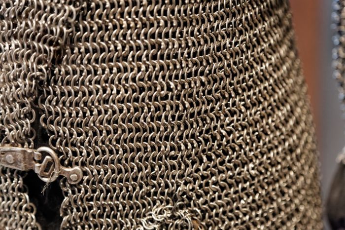 Зачем кольчуги катали в бочках с песком? кольчуги, времени, Кольчуга, процедура, ржавчину, может, время, бочки, клали, Собственно, периодически, канале, Гражданин, диване, простым, отношении, Таблетка, глубокой, головы, древности