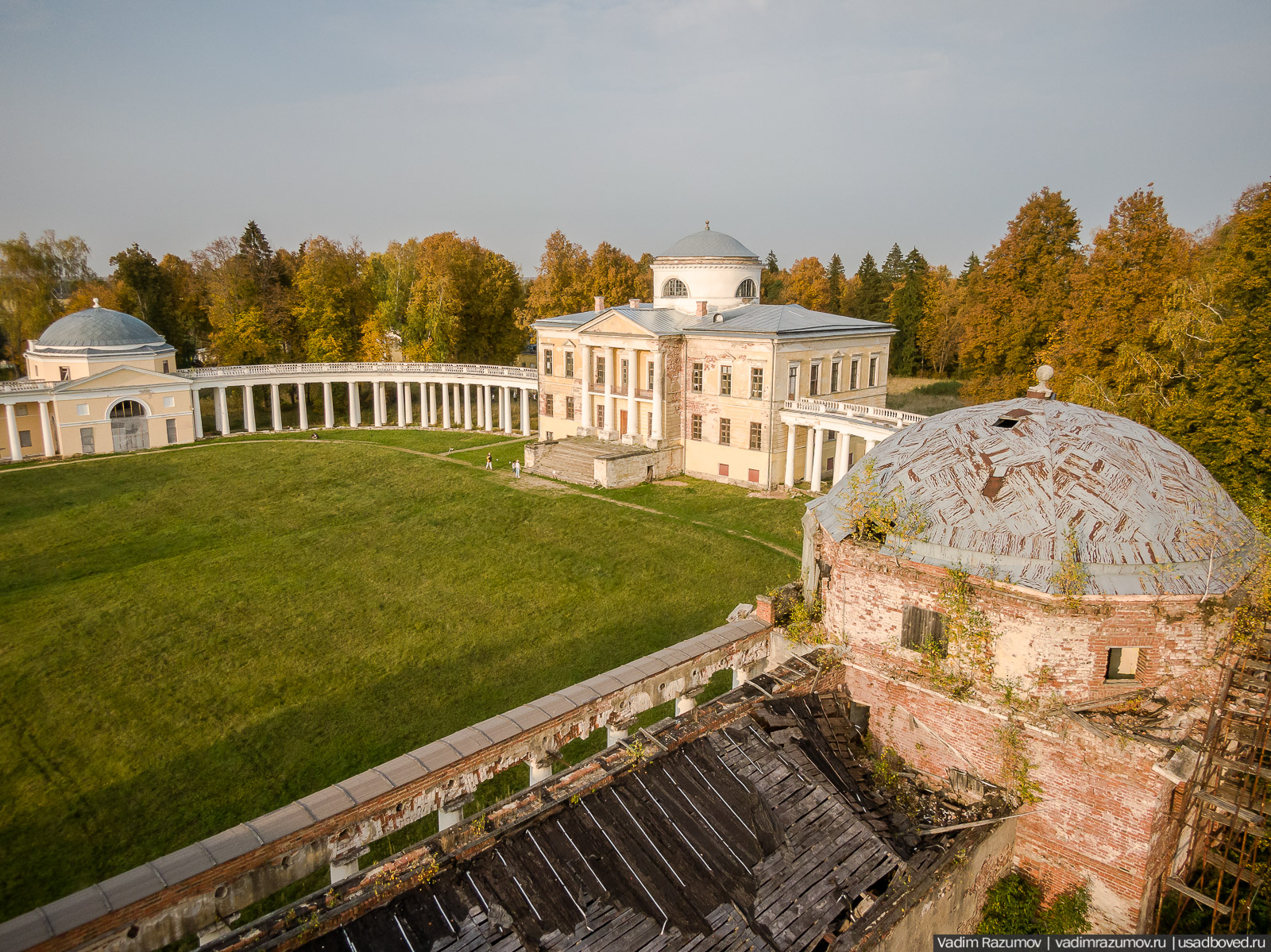 усадьба Знаменское-Раек с дрона, Тверская область, Торжокский район, осень, Летопись русской усадьбы