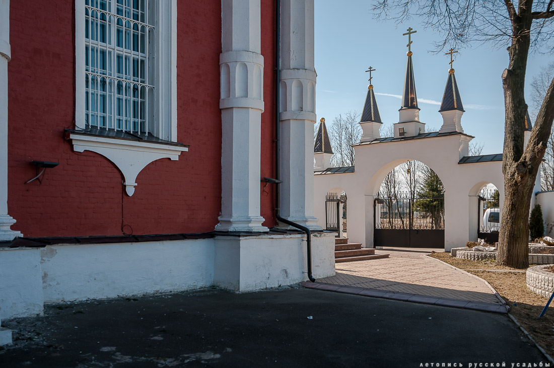 усадьба Царево, Никольская церковь