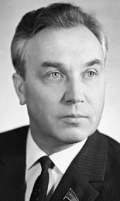 Политбюро ЦК КПСС при Л. И. Брежневе. III Политбюро, Устинов, Романов, смерти, Совета, Тихонов, Суслов, Брежнев, Черненко, состав, Николай, также, Горбачев, власти, города, пенсионером, Щербицкий, Кунаев, Громыко, Гречко