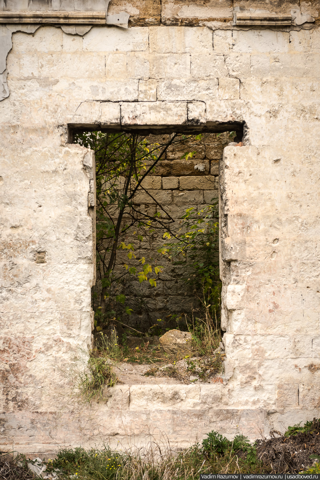 Усадьба Монжене (Замок Монжене или усадьба Кесслера) в селе Пионерское Симферопольского района, Крым