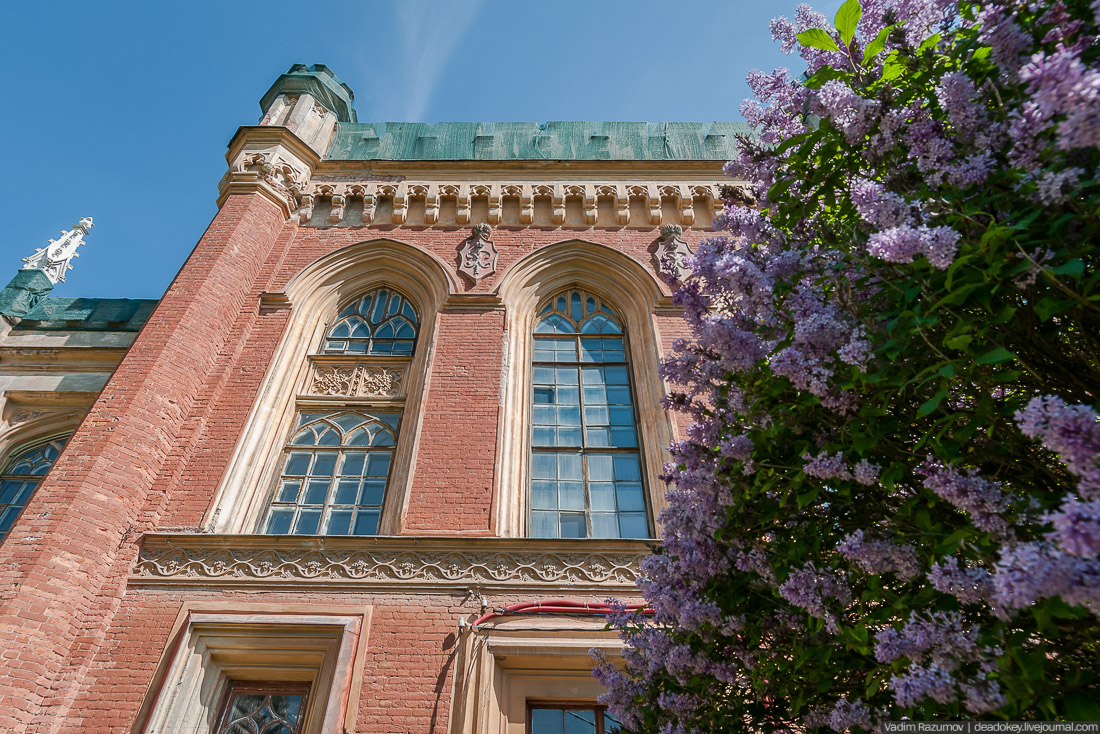 Петергофские конюшни