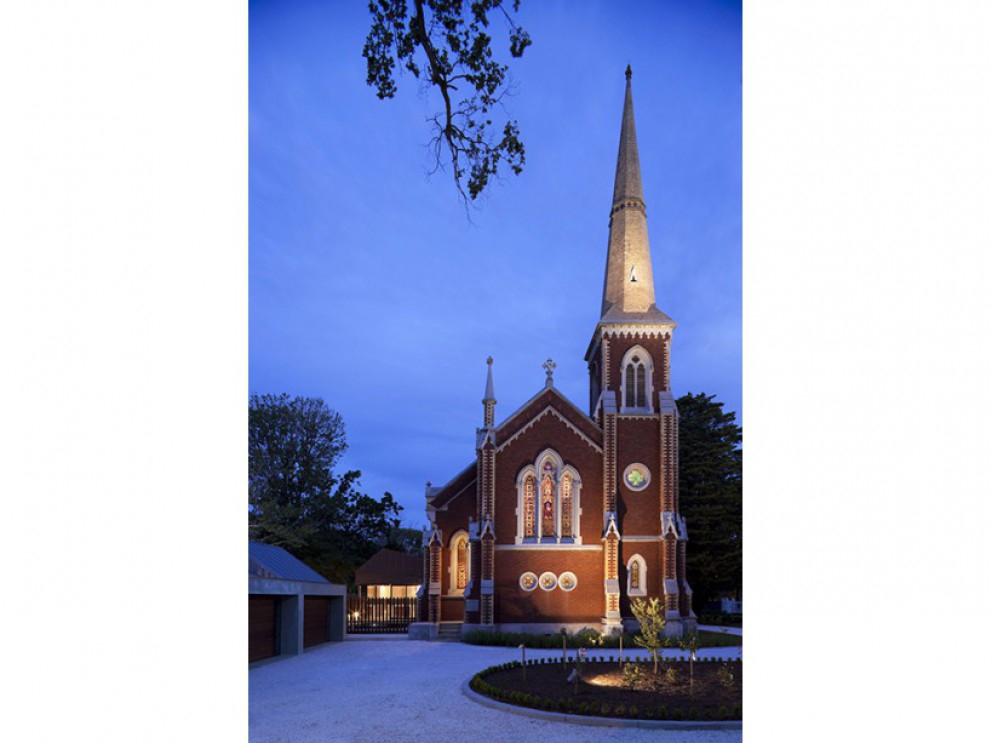 A Melbourne, l'ancienne église John Knox est devenue une confortable habitation de style contemporain.
