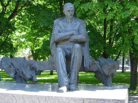 http://bvi.rusf.ru/fanta/foto/tammsaar.jpg
