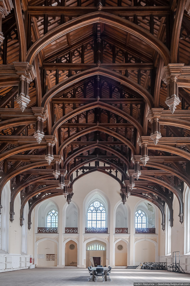 Петергофские конюшни