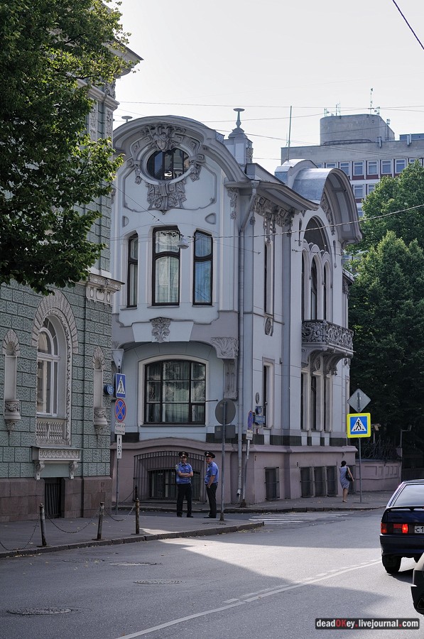 усадьба Волчкова на ул. Поварская д.42-44 и особняк Миндовского