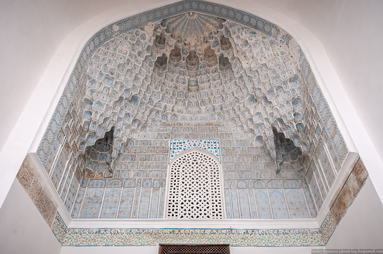 Узбекистан, Бухара и Самарканд, потолки, рельефная майлока, изразцы