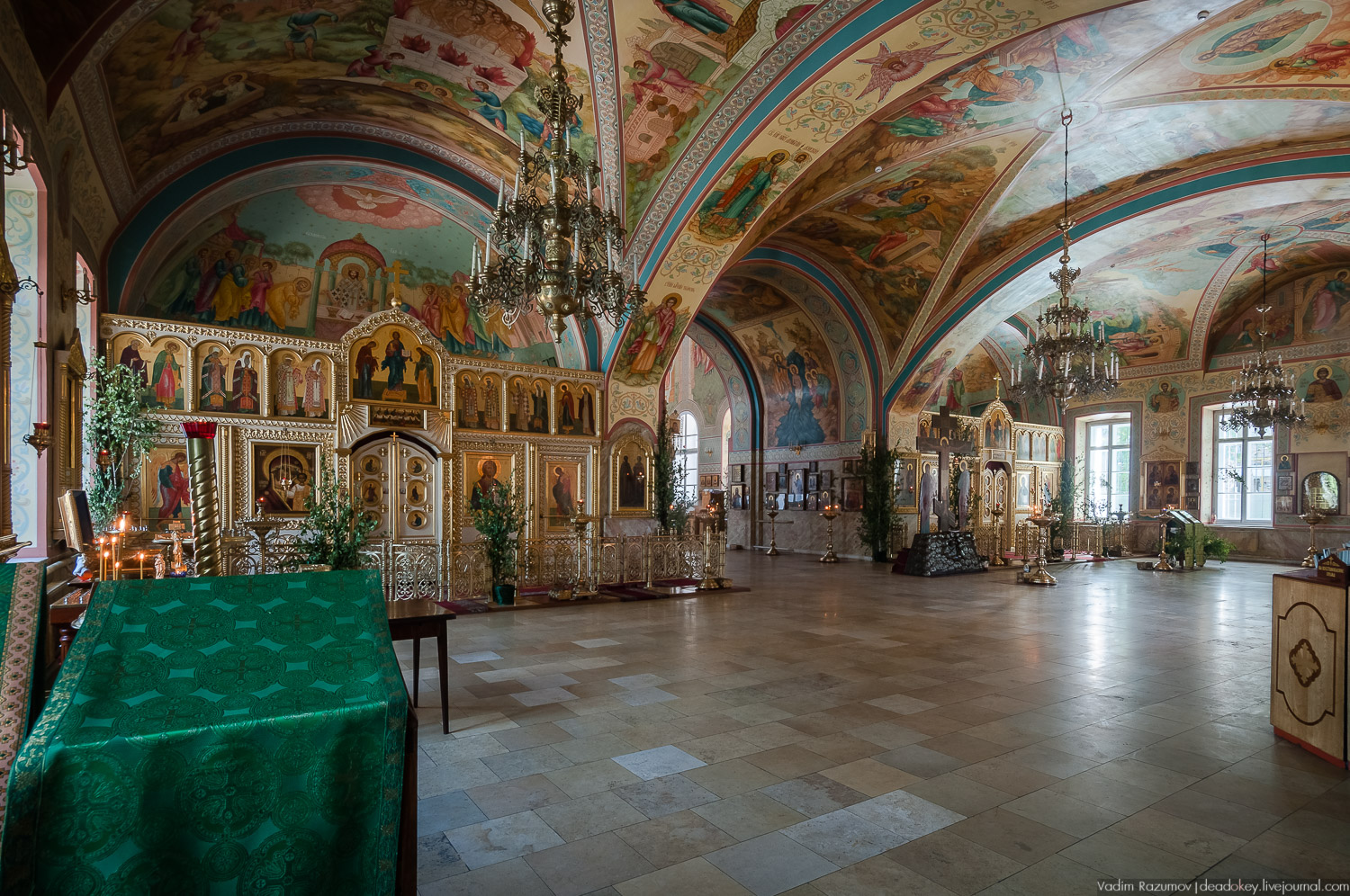 Храм в честь Свв.мчч. Флора и Лавра на Зацепе, Москва