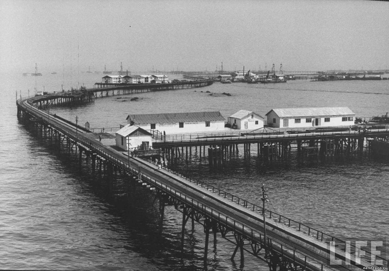 Камушки в море нефти, Камни, Нефтяные, Нефтяных, скважин, Камней, добычи, нефть, бурения, морской, здесь, первой, месторождения, Камнях, морского, Камни», сваях, более, скважины, морских