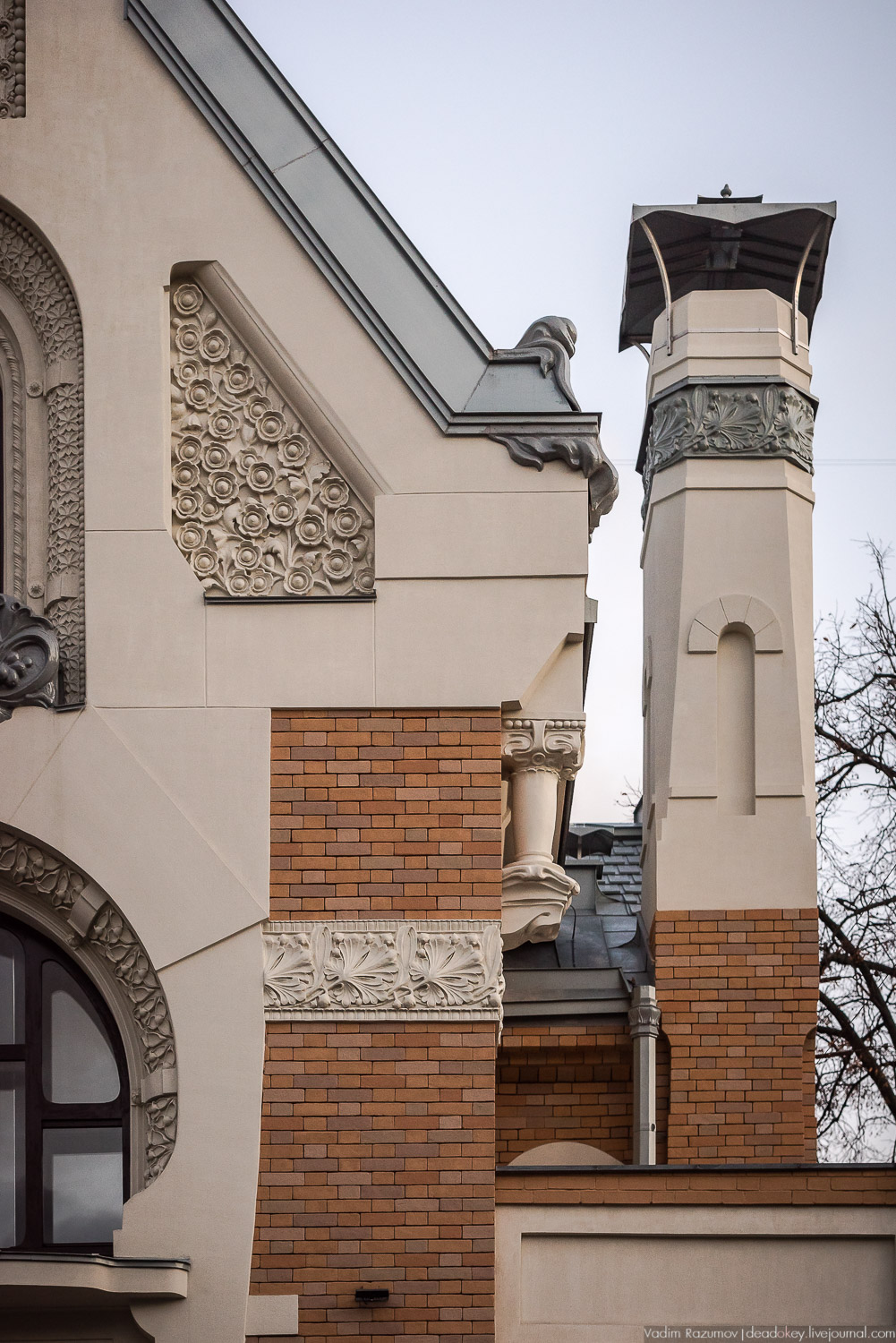 Особняк Льва Кекушева на Остоженке, установка льва