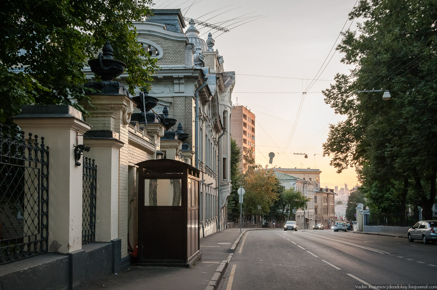 Индийское посольство, улица Воронцово поле, усадьба Латышевых-Бахрушиных-Бардыгиных 