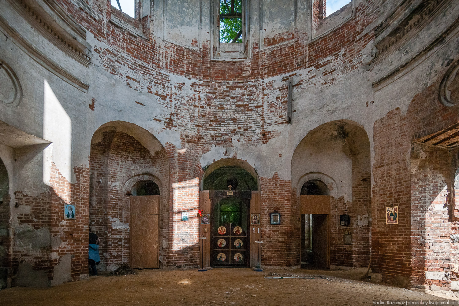 Усадебные волонтеры. Субботник на могиле В.И. Баженова, Старое Глазово, Горки