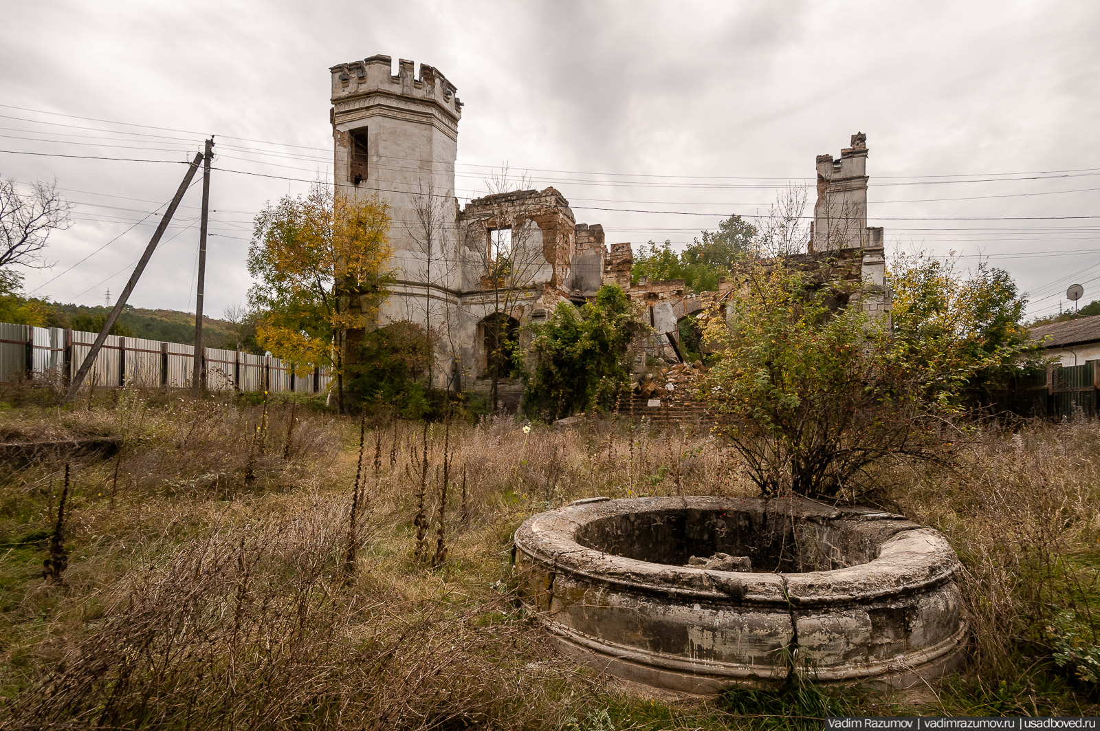 Усадьба Монжене (Замок Монжене или усадьба Кесслера) в селе Пионерское Симферопольского района, Крым