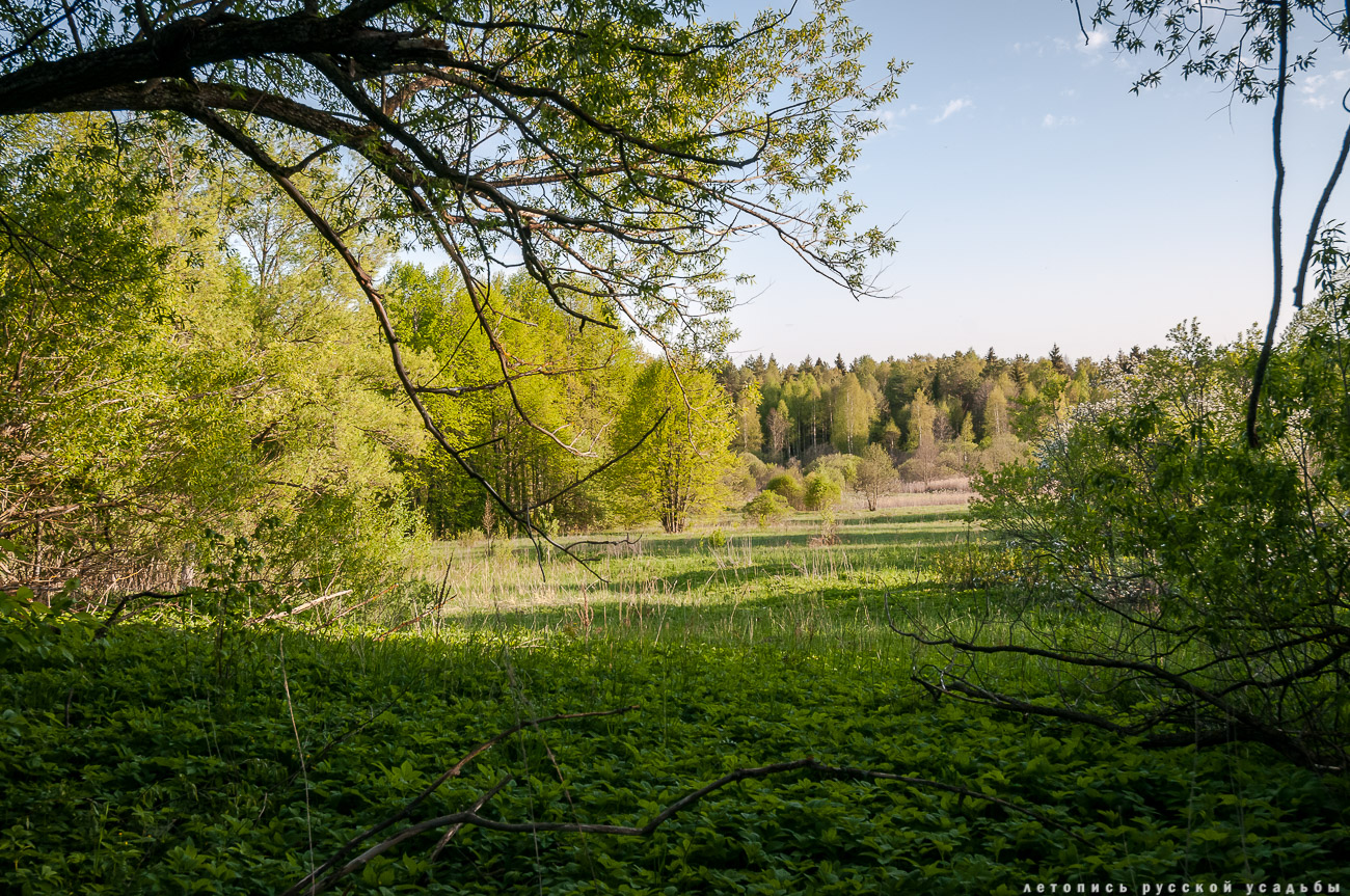 усадьба Никольское-Черенчицы, мавзолей Львовых, храм св. Николая