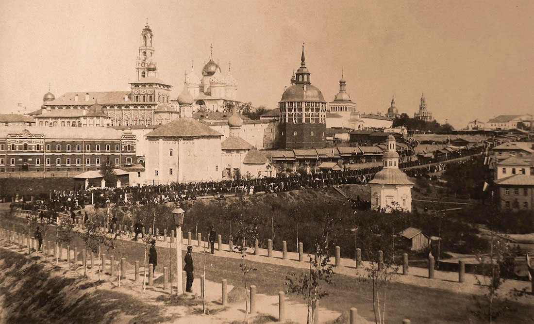 Дайджест по аудиогидам izi.TRAVEL #14. Прогулки по монастырям и храмам.