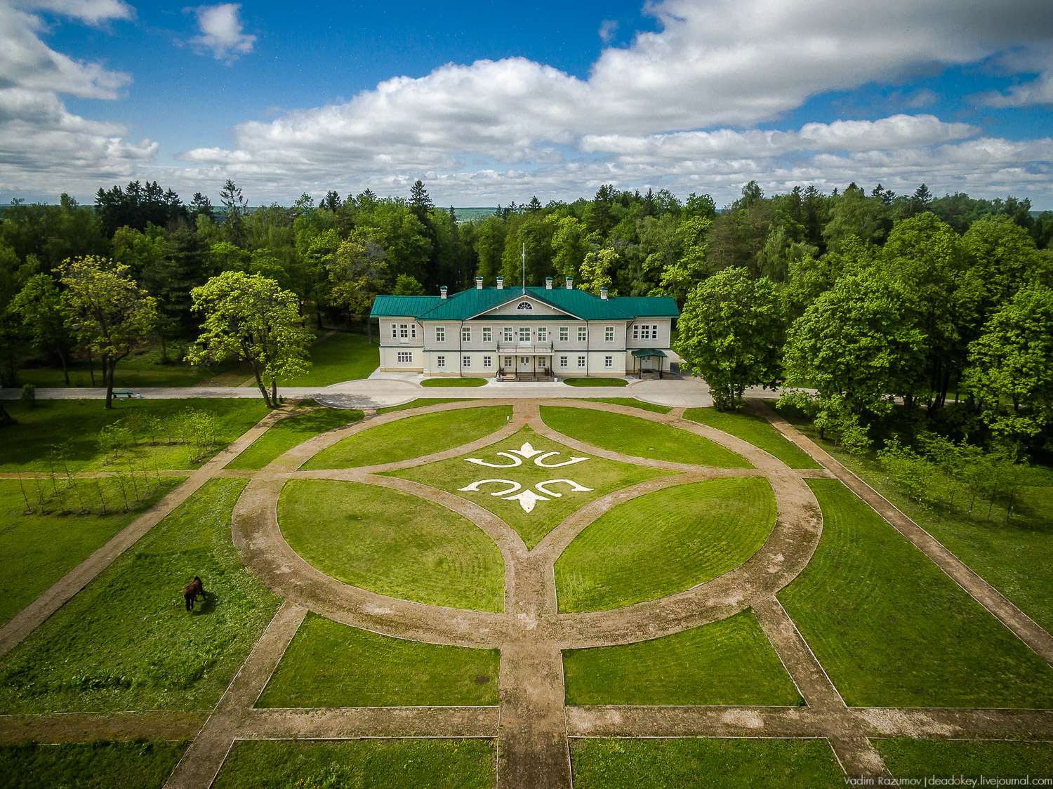 усадьба Воронино с дрона, квадрокоптера, Ярославская область, Ростовский район