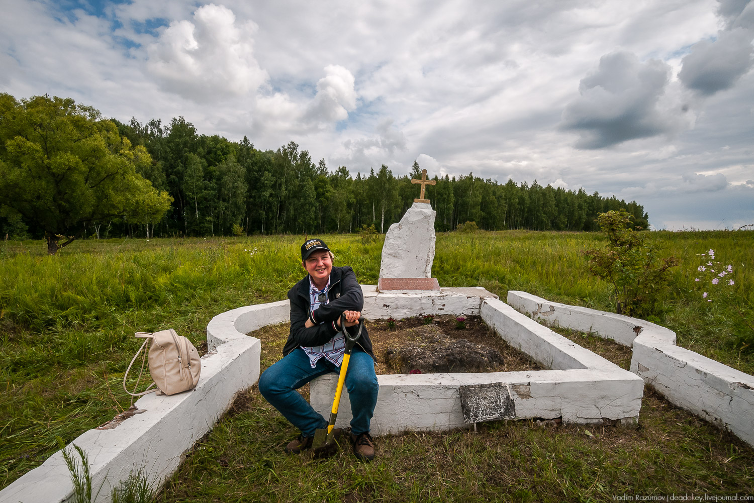 Усадебные волонтеры. Субботник на могиле В.И. Баженова, Старое Глазово, Горки