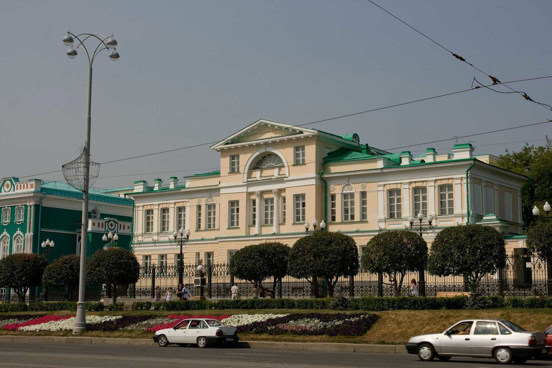 Дайджест по аудиогидам izi.TRAVEL #3. Лучшие пешеходные экскурсии Санкт-Петербурга