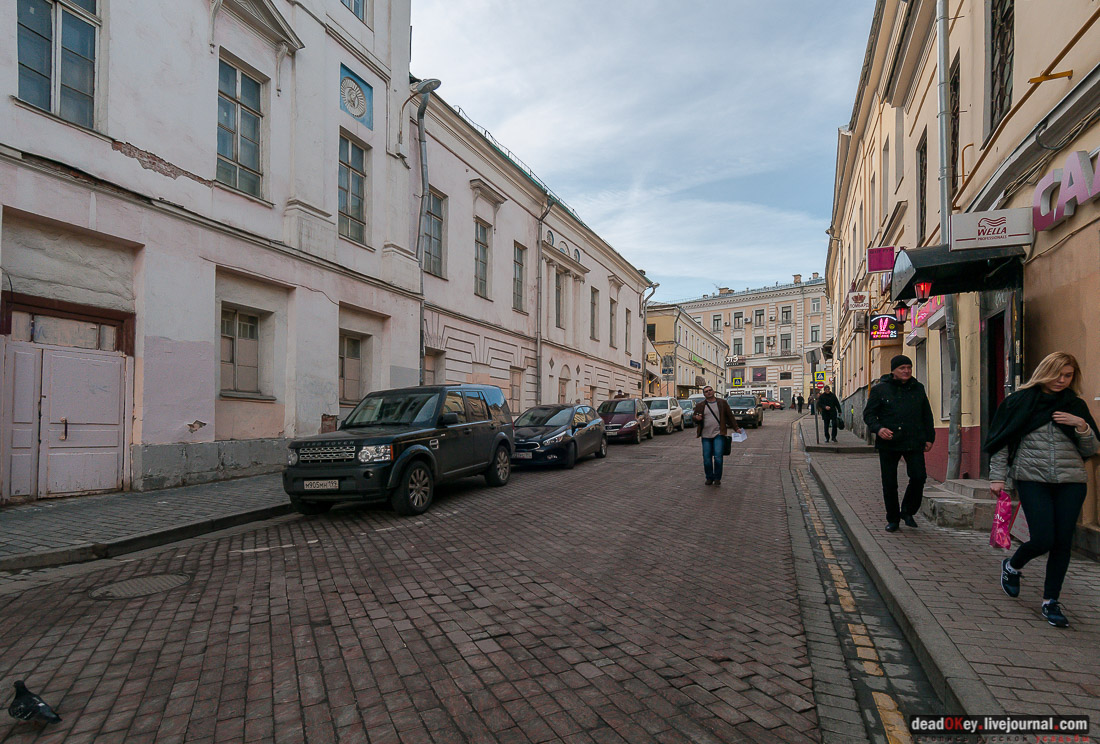 усадьба Городская усадьба К. Б. Науша — Е. П. Пуговкиной (конец XVIII — начало XIX века; начало XX века, архитектор А. В. Красильников), Большой Спасоглинищевский пер., д. 3