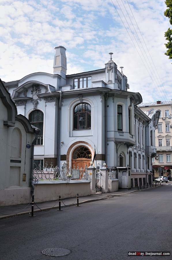 усадьба Волчкова на ул. Поварская д.42-44 и особняк Миндовского