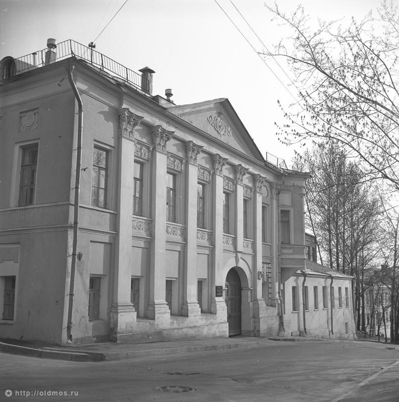 Городская усадьба И.В. Милюкова - Шапкиных - В.П. Щукина - М.Ф. Михайлова , 1-й Котельнический пер., д.3