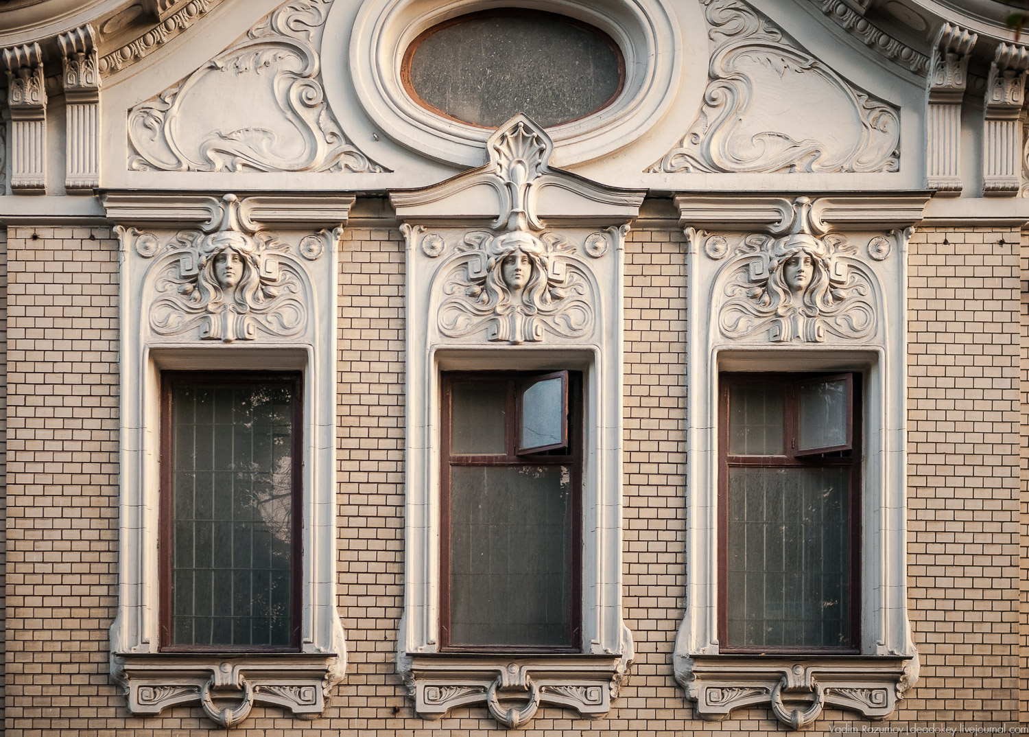 Индийское посольство, улица Воронцово поле, усадьба Латышевых-Бахрушиных-Бардыгиных 