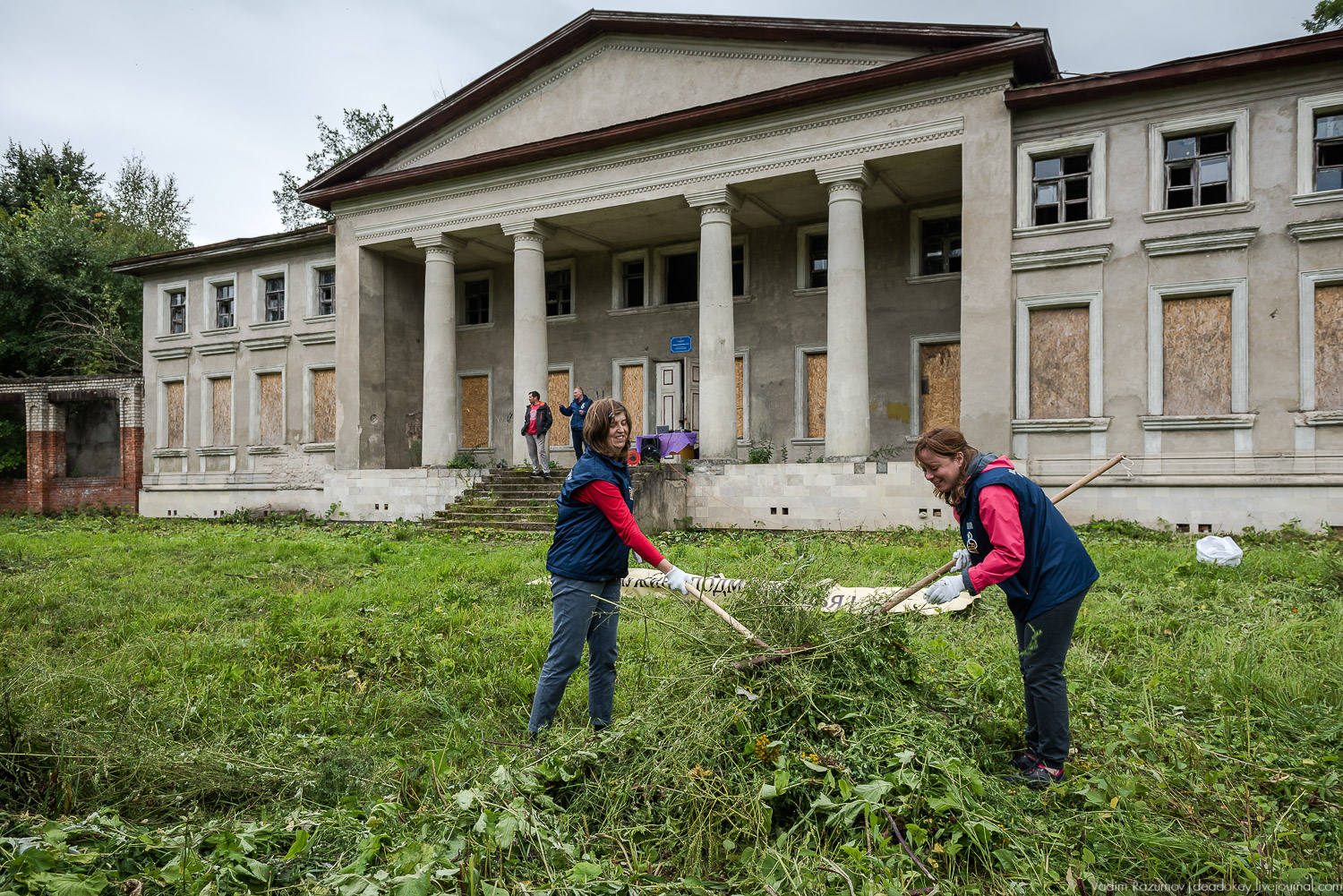усадьба Никольское-Обольяниново, Усадебные волонтеры, субботник 17 августа 2019 года