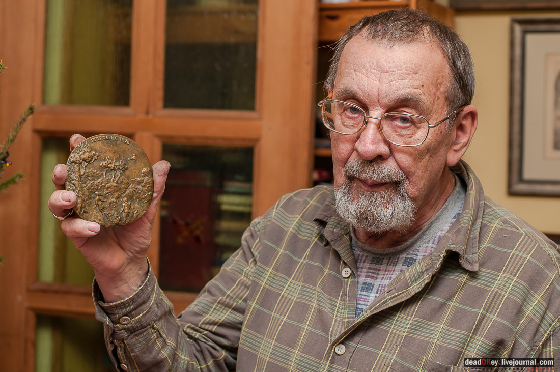 художник-медальер Владимир Петров