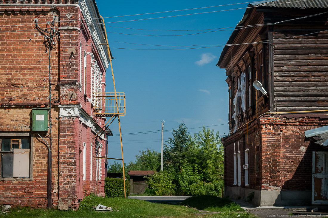 Шелкоткацкая фабрика купцов Барановых (АОЗТ Павлово-Посадский льнокомбинат, ГК Берег), МВК «Княжий Двор», Московская обл., Павлово-Посадский р-н., п.г.т. Большие Дворы.