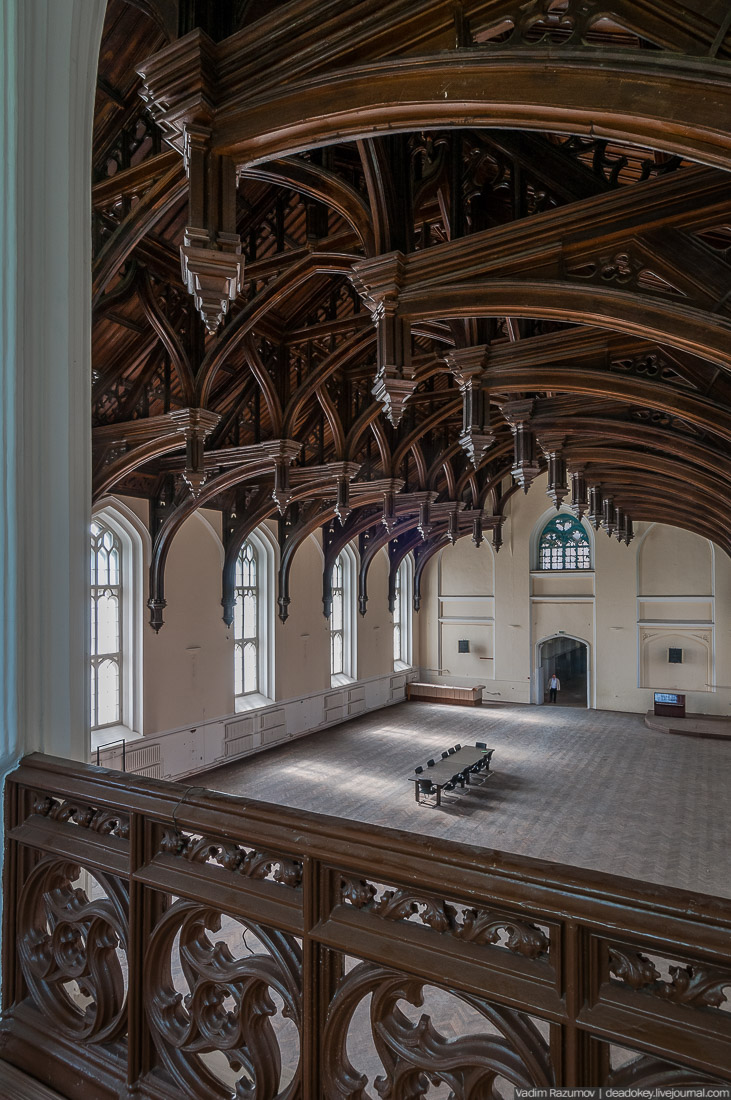 Петергофские конюшни