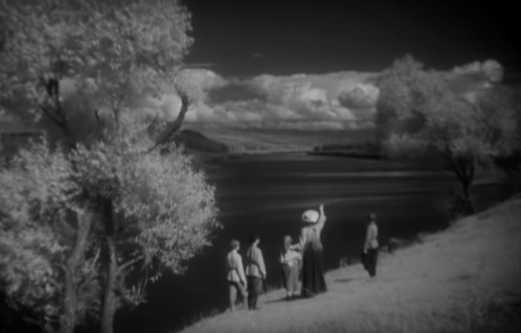 Таруса в кино. Верные друзья, На границе, Сельская учительница.