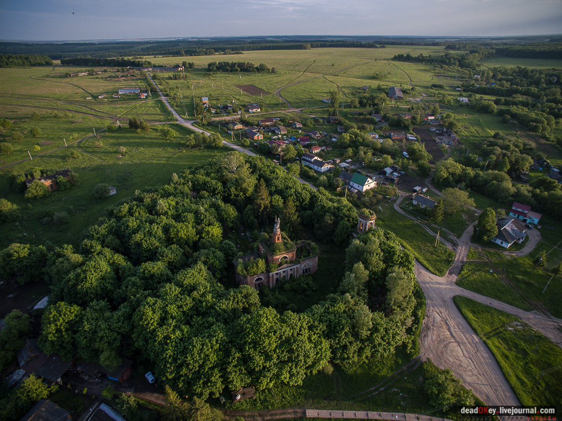 усадьба Аксиньино, фотографии Спасского храма с квадрокоптера