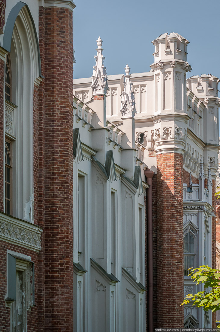 Петергофские конюшни