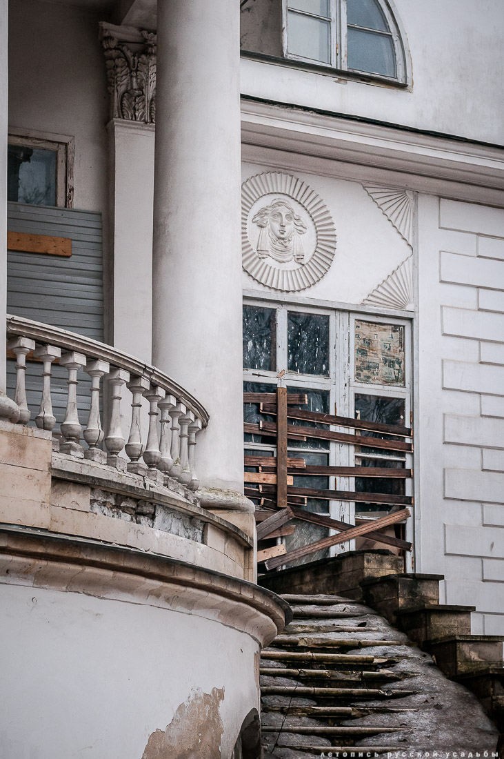 Усадьба Покровское-Стрешнево, интерьеры главного дома, пожар в оранжерее