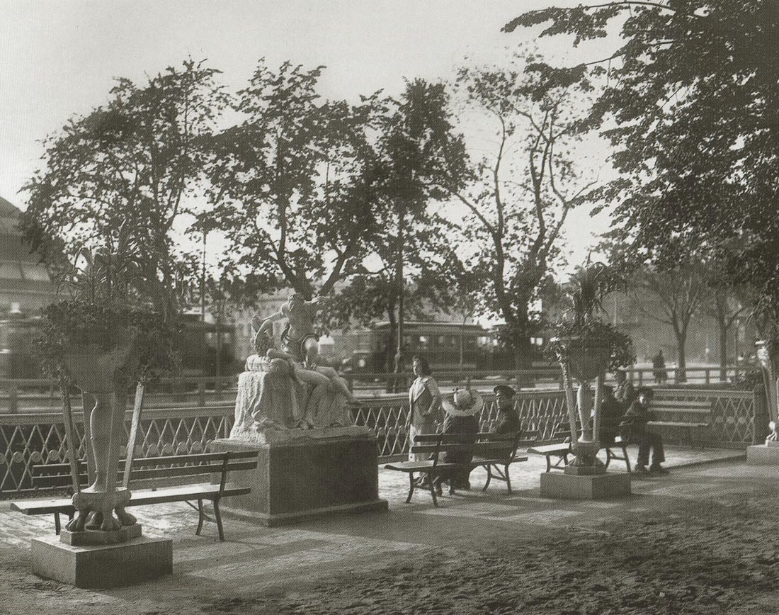 Дайджест по аудиогидам izi.TRAVEL #3. Лучшие пешеходные экскурсии Санкт-Петербурга