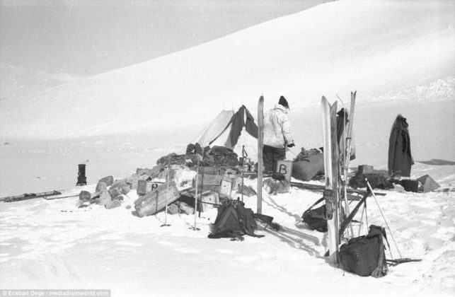 Где нацисты сдались только через 4 месяца после капитуляции? метеостанции, Шпицберген, Хаудеген», время, станции, после, немцев, Шпицбергене, «Операция, никто, пытались, вместе, через, месяца, немцы, метеостанцию, союзников, Тромсё, немецких, Сотрудники