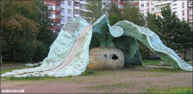 Игровая площадка - ужасы нашего городка