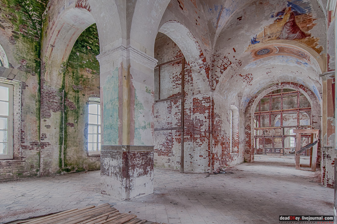 усадьба Андреевское, церковь в селе Матренино (Рощино), Церковь Воскресения Христова