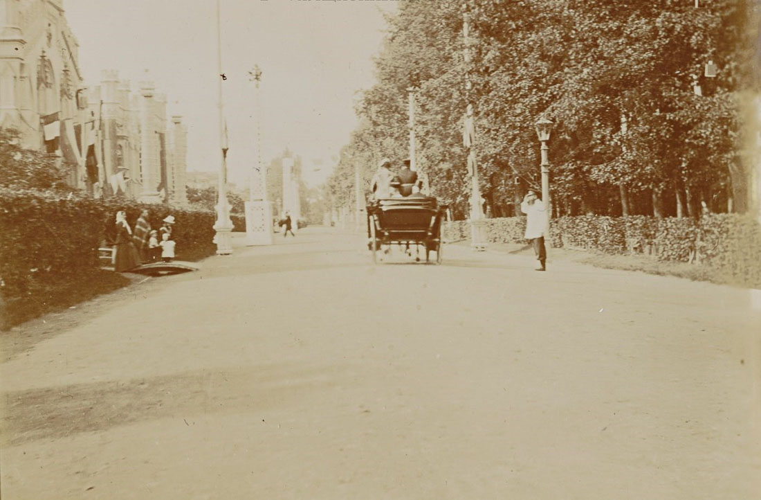 Петергофские конюшни