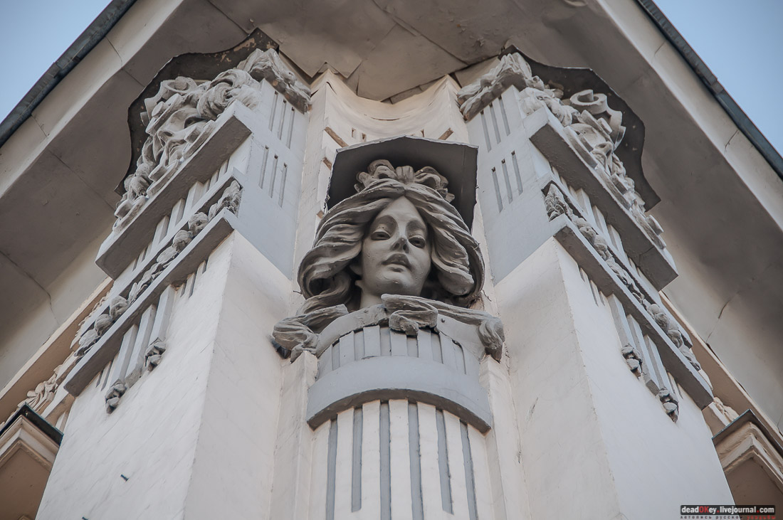 Доходный дом Ф.С. Рахманова, 1898—1899 гг., архитектор П.А. Дриттенпрейс, ул. Покровка, 19