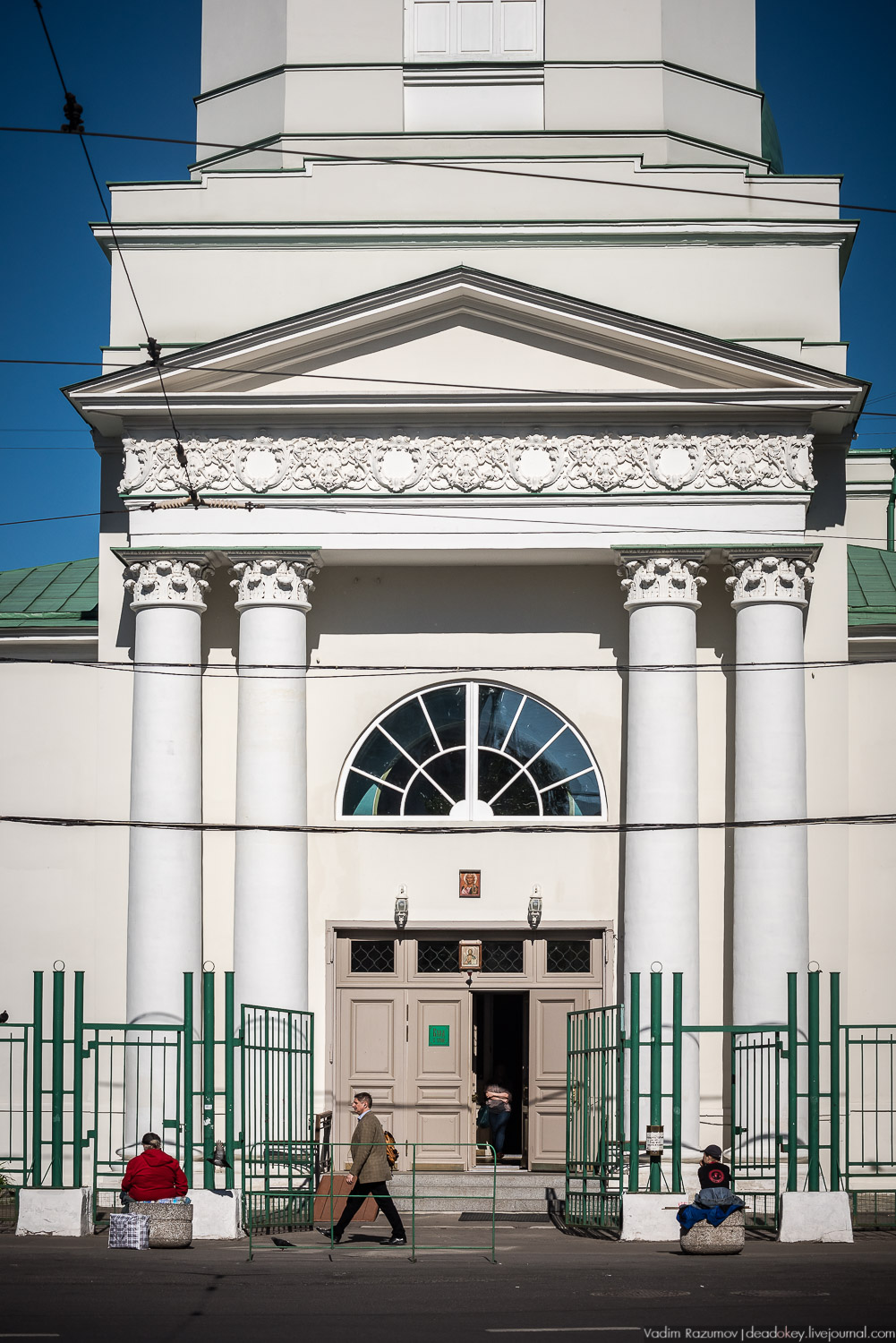 Храм в честь Свв.мчч. Флора и Лавра на Зацепе, Москва