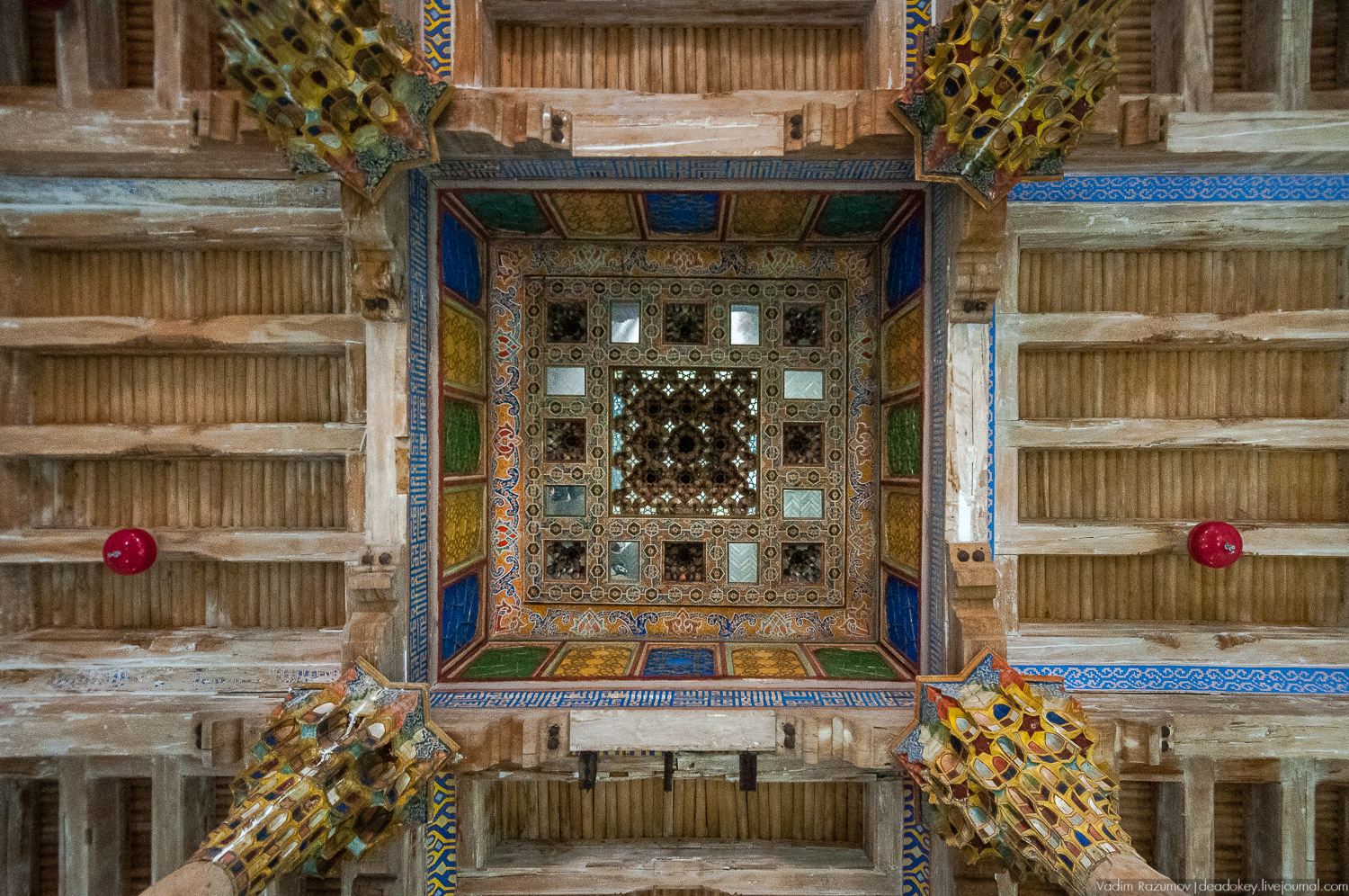 Узбекистан, Бухара и Самарканд, потолки, рельефная майлока, изразцы