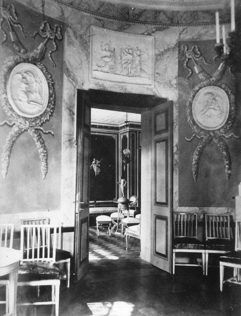 старые фотографии с выставки ОИРУ.