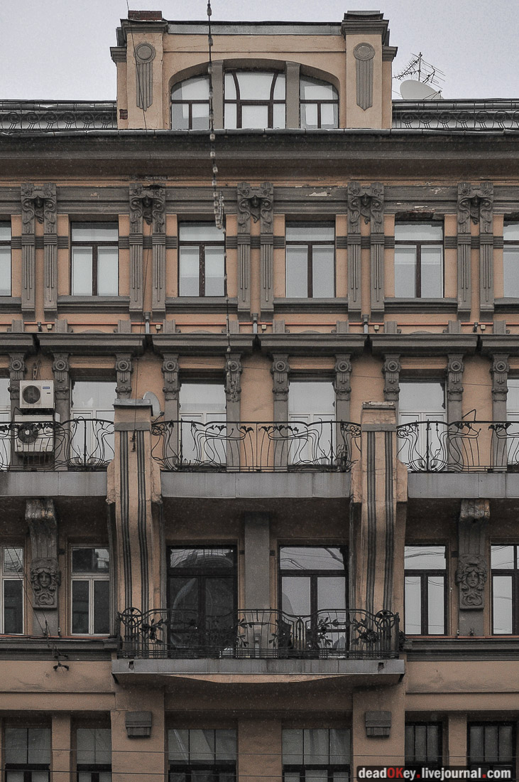 Доходный дом товарищества А. Бахрушина Сыновья, 1900-1901, архитектор К.К. Гиппиус, Тверская ул.12