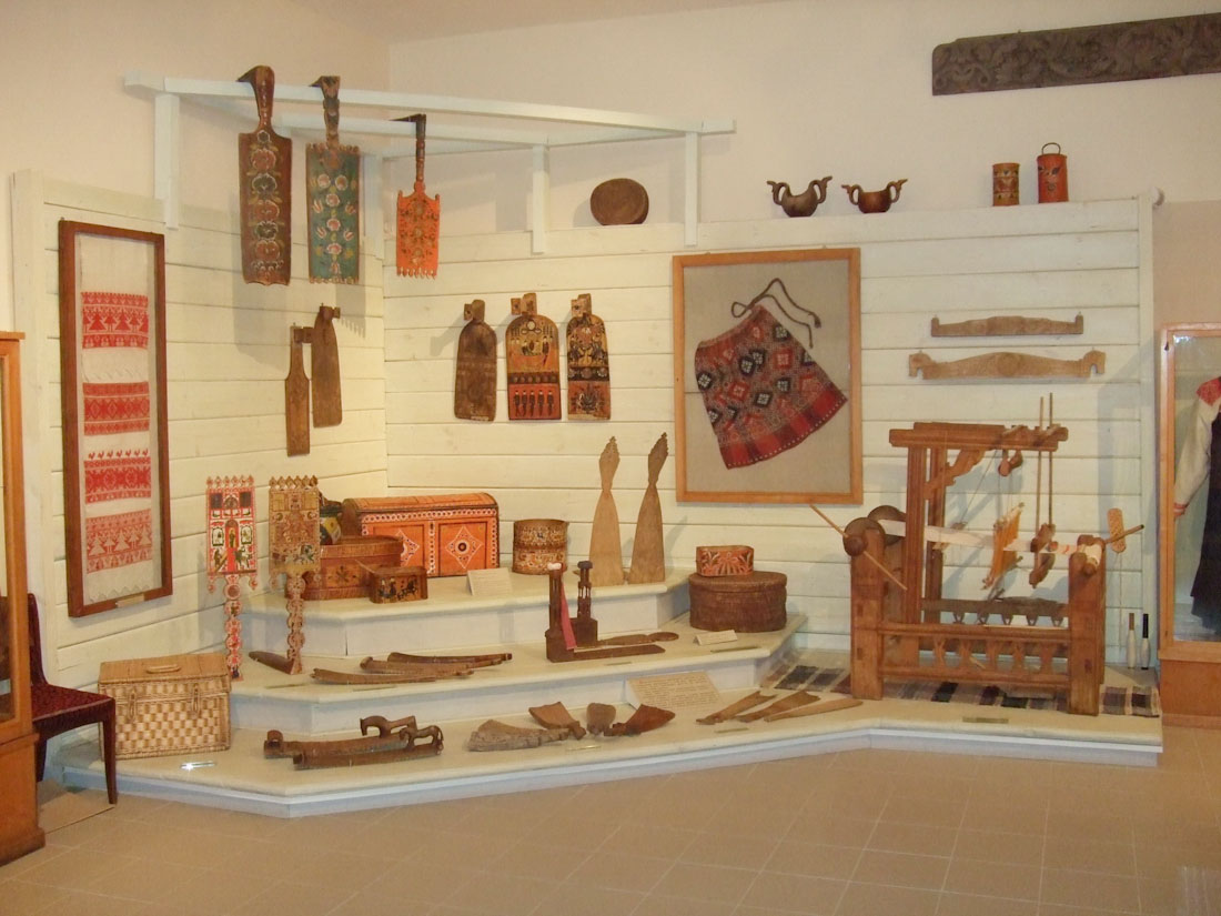 Дайджест по аудиогидам izi.TRAVEL #3. Лучшие пешеходные экскурсии Санкт-Петербурга