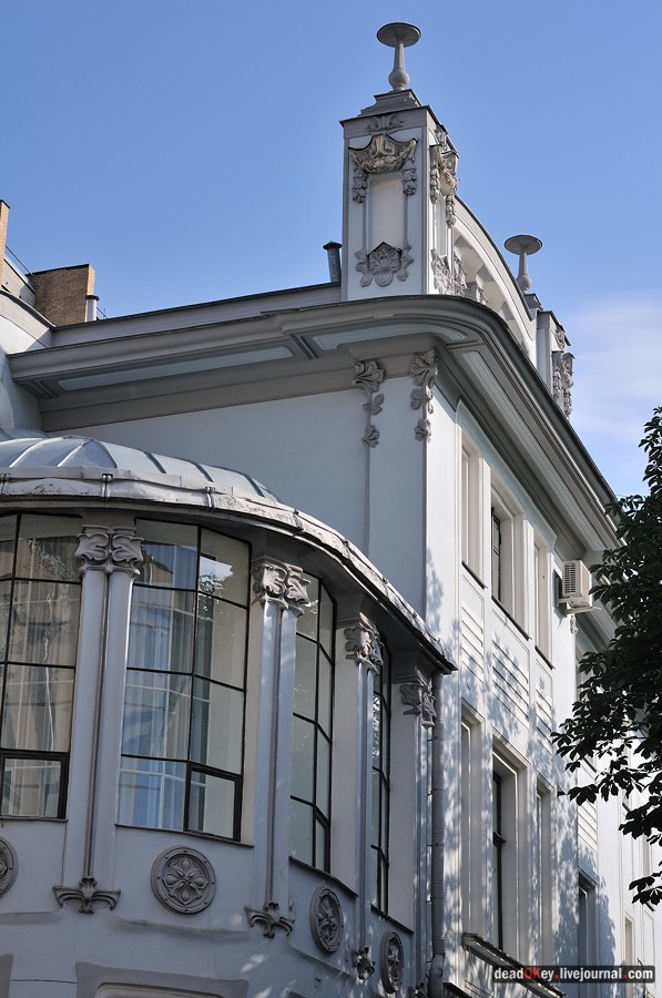 усадьба Волчкова на ул. Поварская д.42-44 и особняк Миндовского